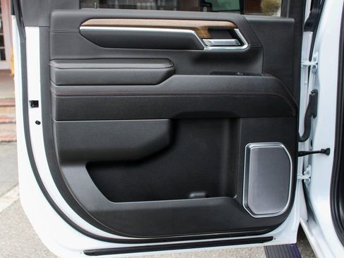 Used 2024 Chevrolet Silverado 3500 High Country w/ High Country Premium Package image 40