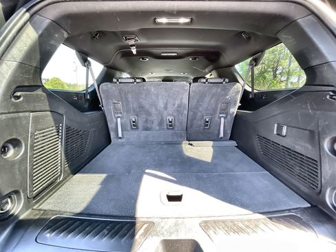 Used 2022 Chevrolet Suburban LT image 26