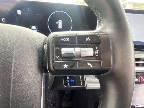 Used 2025 Hyundai Santa Fe Limited FWD image 22