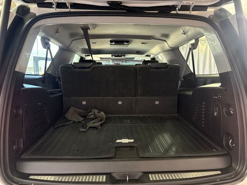 Used 2019 Chevrolet Suburban Premier AWD/4WD image 16