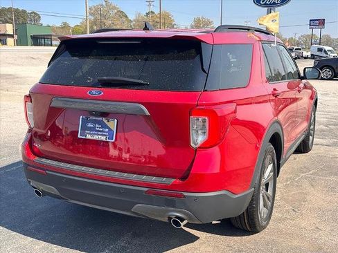 Certified 2024 Ford Explorer XLT w/ Equipment Group 202A image 3