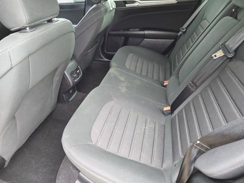 Used 2020 Ford Fusion SE image 20