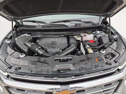 Used 2025 Chevrolet Traverse LT w/ Sun and Wheel Package FWD image 32
