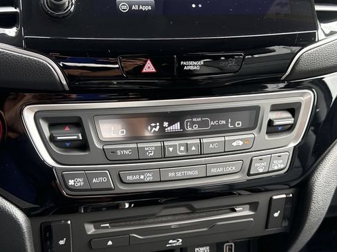 Used 2019 Honda Pilot Touring image 17