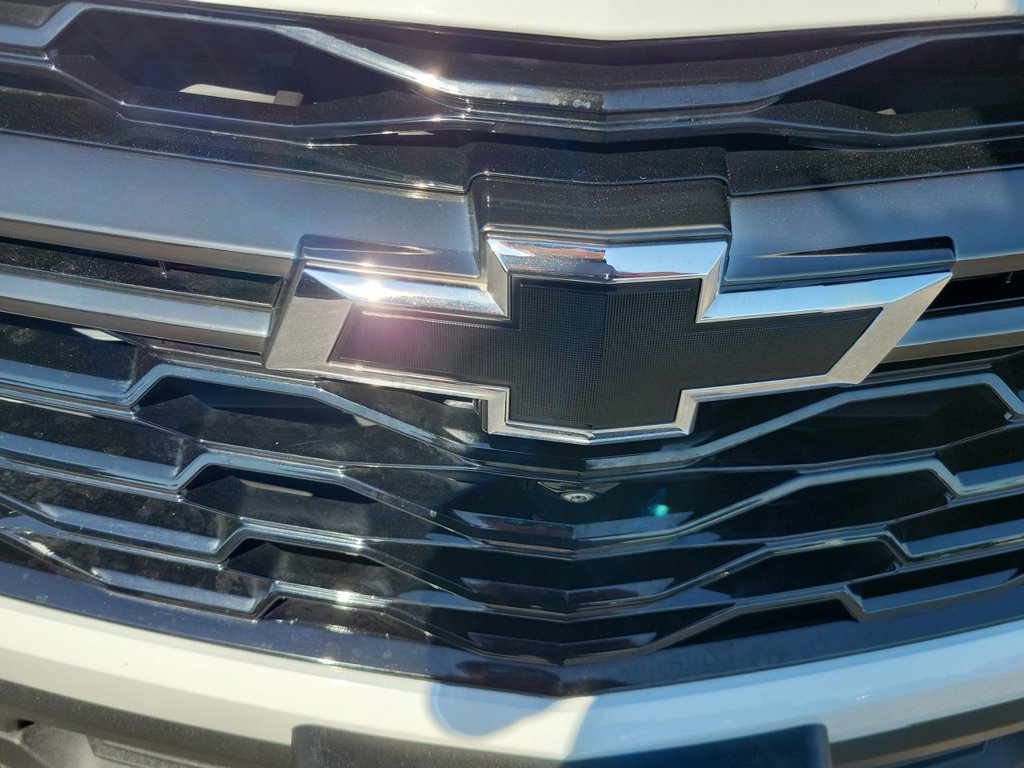 Certified 2023 Chevrolet Traverse Premier w/ Redline Edition FWD image 32