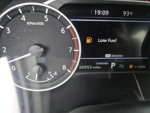 Used 2024 Nissan Pathfinder SV FWD image 2