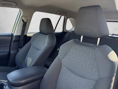 Used 2025 Toyota RAV4 XLE FWD image 15