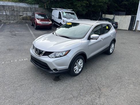 Used 2019 Nissan Rogue Sport SV w/ Technology Package AWD/4WD image 9