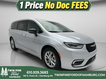 Used 2026 Chrysler Pacifica Limited