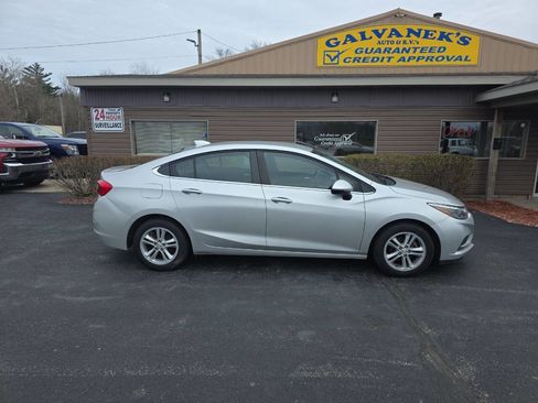 Used 2016 Chevrolet Cruze LT w/ LT Convenience Package FWD image 5