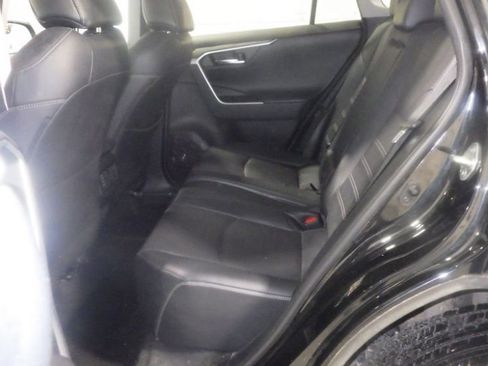 Used 2019 Toyota RAV4 Limited w/ Cold Weather Package AWD/4WD image 7