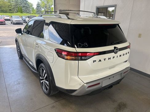 Used 2024 Nissan Pathfinder Platinum AWD/4WD image 6