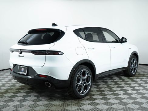New 2024 Alfa Romeo Tonale Veloce image 10