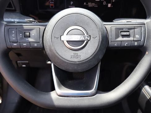Used 2025 Nissan Kicks SV w/ Charging Package AWD/4WD image 11