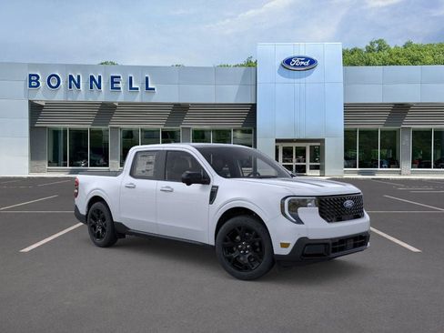 New 2026 Ford Maverick Lariat w/ Black Appearance Package image 7