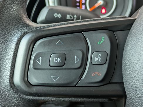 Used 2025 Jeep Wrangler Sport AWD/4WD image 23