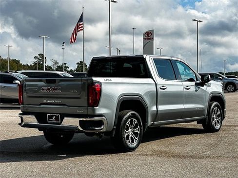 Used 2025 GMC Sierra 1500 SLT image 8