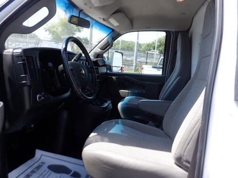 Used 2020 Chevrolet Express 3500 w/ Power Convenience Package RWD image 12