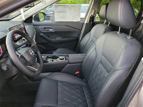 New 2025 Nissan Rogue Platinum w/ Tech Package image 4