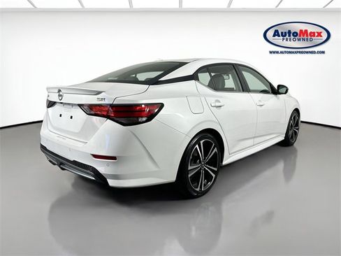 Used 2021 Nissan Sentra SR w/ SR Premium Package image 2