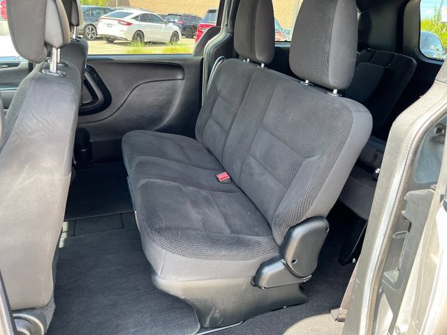 Used 2018 Dodge Grand Caravan SE FWD image 5