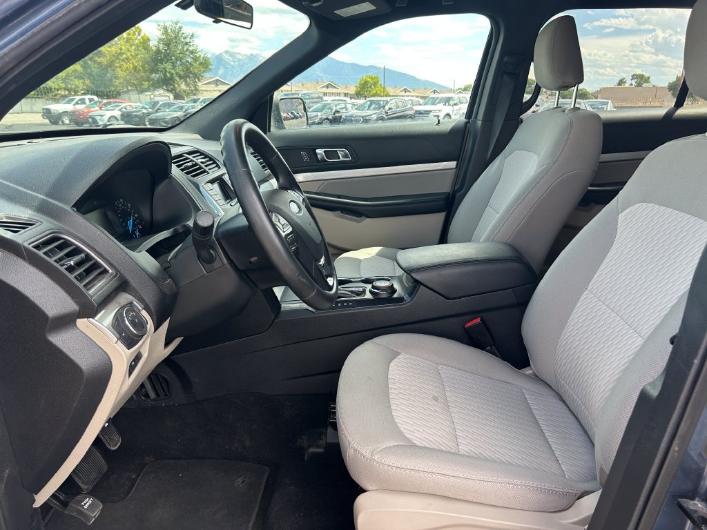 Used 2019 Ford Explorer 4WD w/ Class III Trailer Tow Package image 24