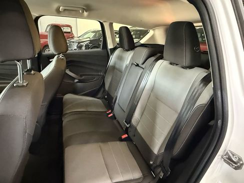 Used 2016 Ford Escape SE image 16