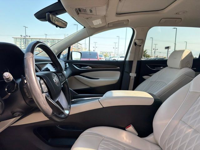 Used 2023 Buick Enclave Avenir w/ Avenir Technology Package AWD/4WD image 23