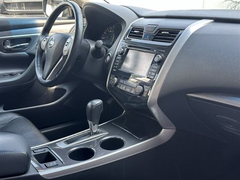 Used 2013 Nissan Altima 2.5 SL w/ Technology Pkg FWD image 5