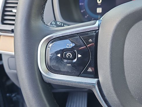 Used 2024 Volvo XC90 B6 Plus image 19