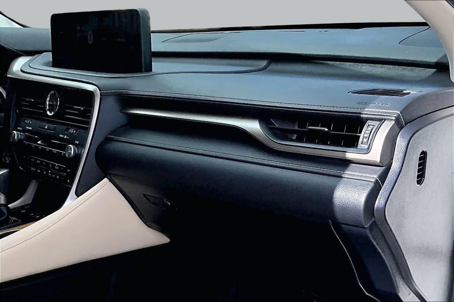 Used 2022 Lexus RX 350L FWD w/ Premium Package image 19