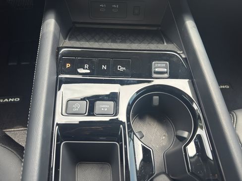 Used 2025 Nissan Murano SL image 14