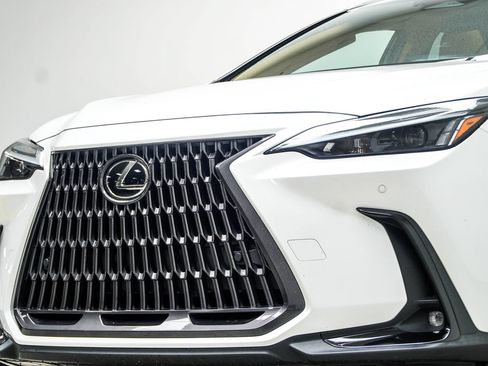 Used 2023 Lexus NX 350 AWD image 2