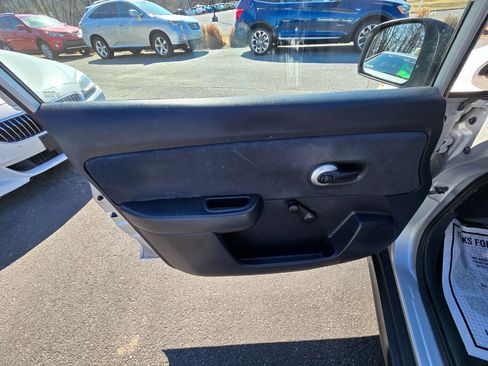 Used 2009 Nissan Versa Sedan image 11