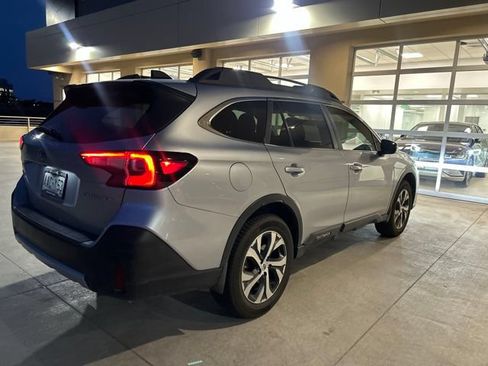 Used 2020 Subaru Outback Limited w/ Popular Package #2 AWD/4WD image 3