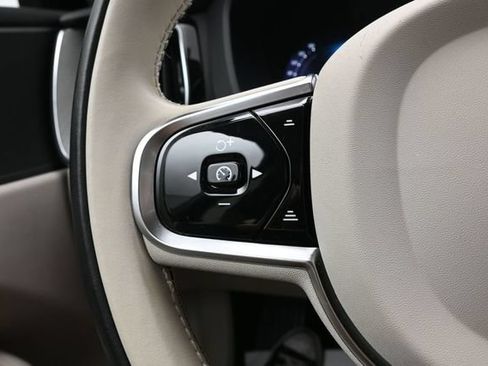 Used 2024 Volvo XC60 B5 Plus w/ Protection Package Premier AWD/4WD image 25