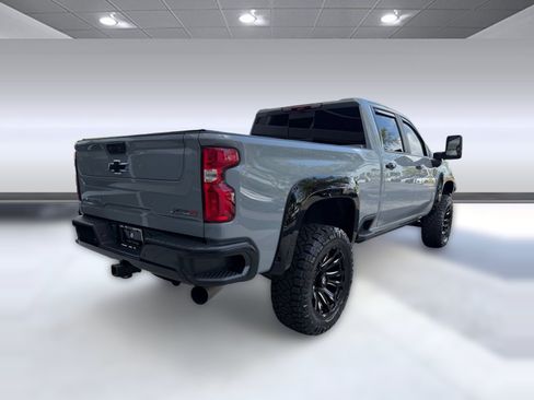 Used 2024 Chevrolet Silverado 2500 ZR2 w/ Technology Package AWD/4WD image 9