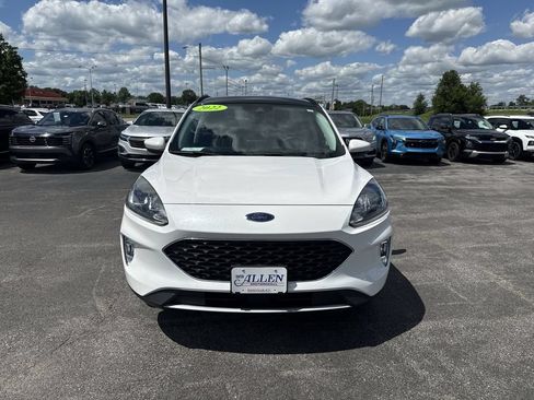 Used 2022 Ford Escape SEL w/ Technology Package AWD/4WD image 16