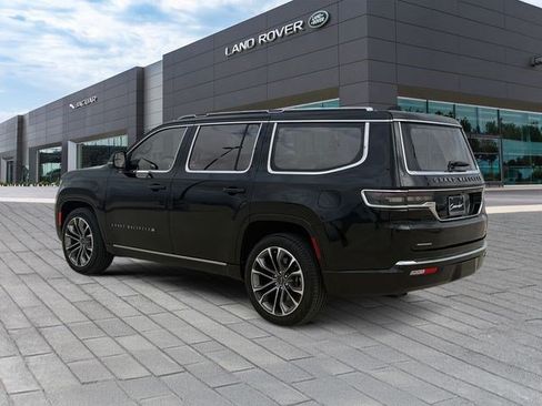 Used 2023 Jeep Grand Wagoneer Series III AWD/4WD image 3