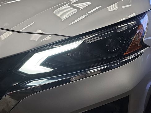 Used 2024 Nissan Altima 2.5 SV image 29