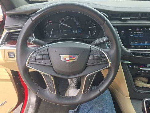 Used 2018 Cadillac XT5 Luxury FWD image 13