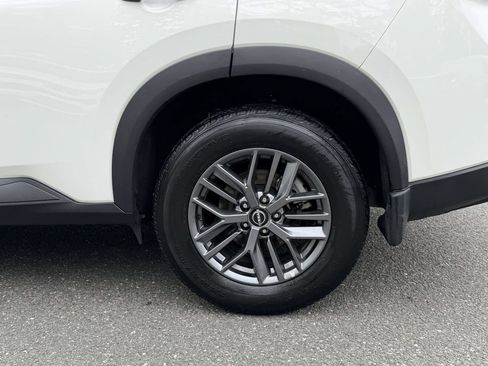 Used 2024 Nissan Rogue S AWD/4WD image 12