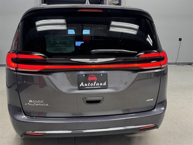 Used 2022 Chrysler Pacifica Touring AWD/4WD image 7
