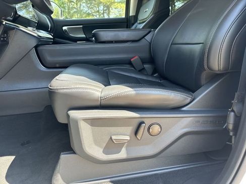 Used 2025 Ford Expedition Platinum AWD/4WD image 12