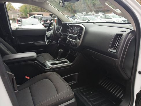 Used 2020 Chevrolet Colorado LT w/ Safety Package RWD image 12