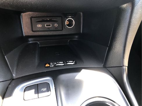Used 2019 Chevrolet Equinox Premier AWD/4WD image 16