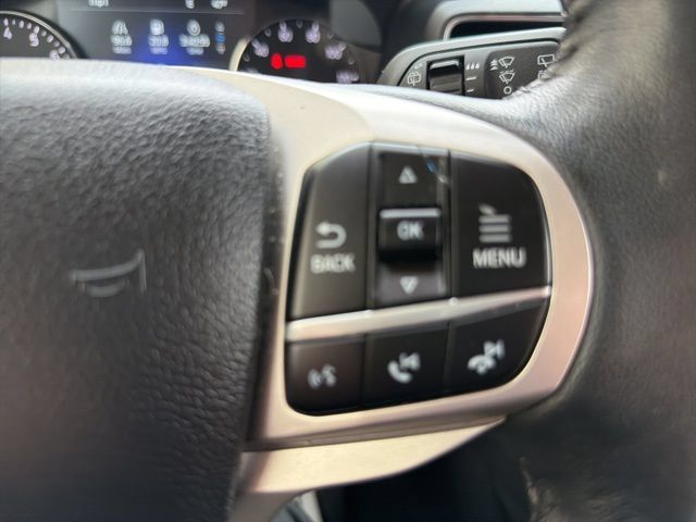 Used 2022 Ford Explorer XLT w/ Equipment Group 202A AWD/4WD image 17