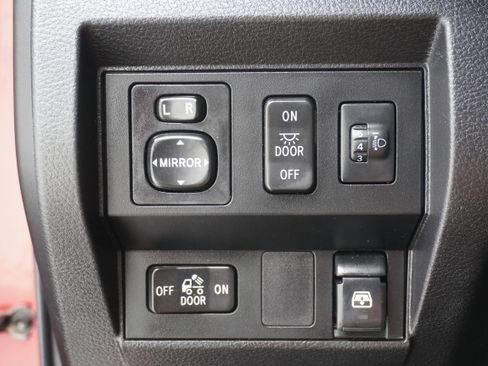 Used 2014 Toyota Tundra SR5 AWD/4WD image 24