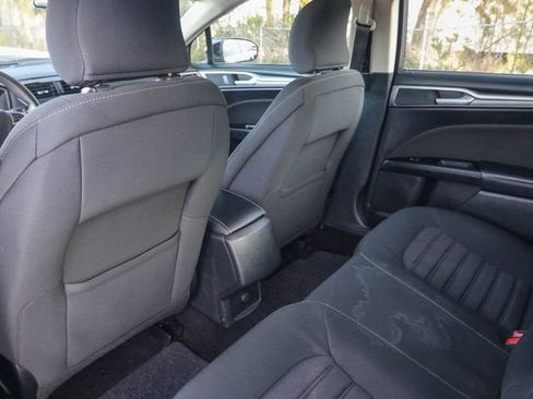 Used 2017 Ford Fusion SE FWD image 35
