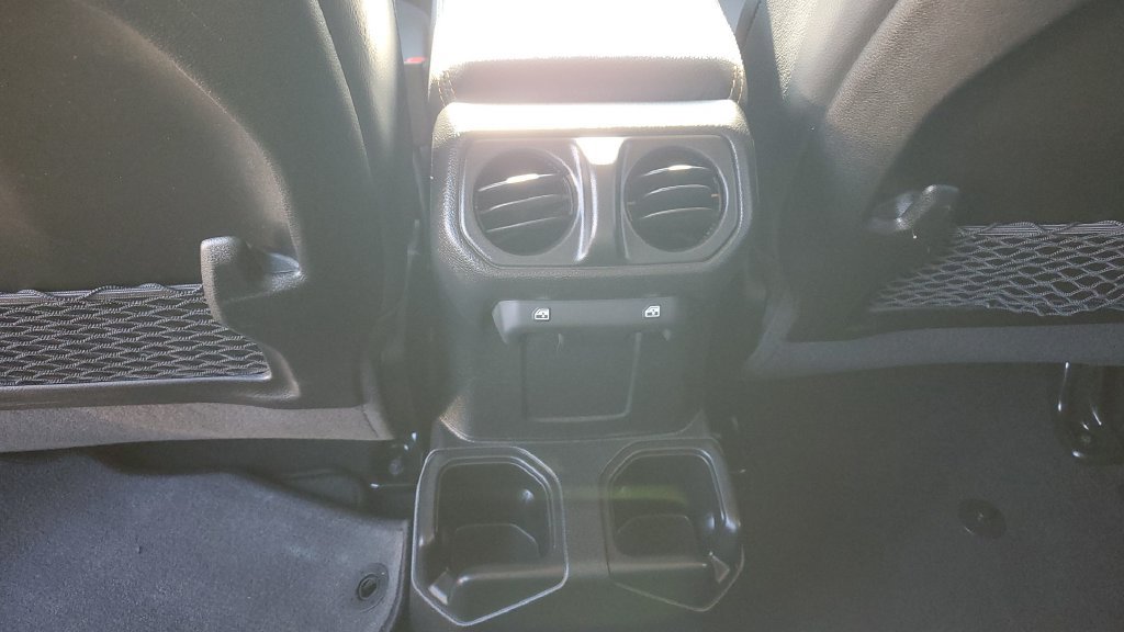 Used 2025 Jeep Gladiator Sport AWD/4WD image 13